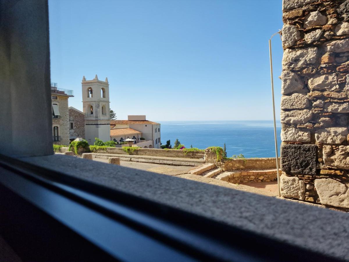 The White Domus Apartment Taormina Exterior foto