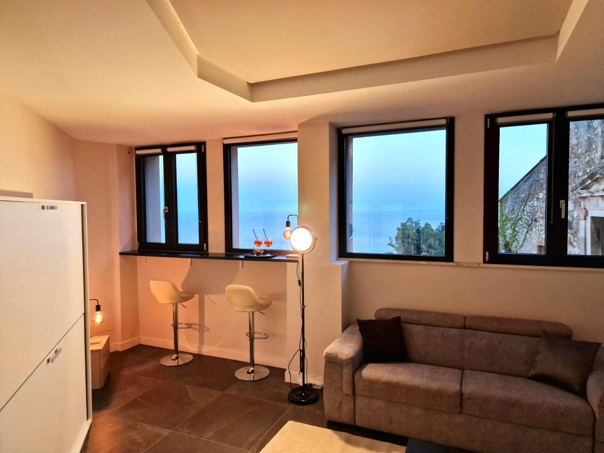 The White Domus Apartment Taormina Exterior foto